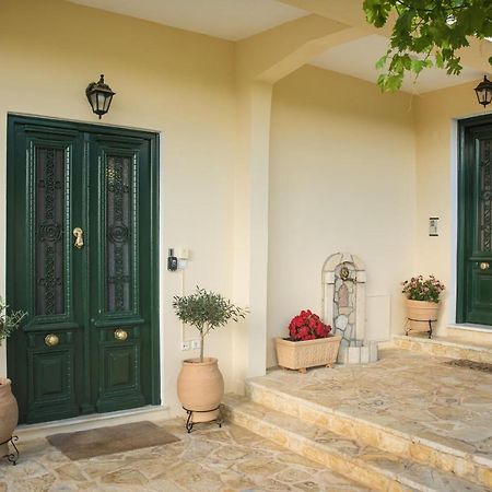 Elia Apartments Chrisso Delphi Buitenkant foto